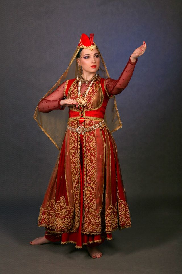 mughal dress for ladies